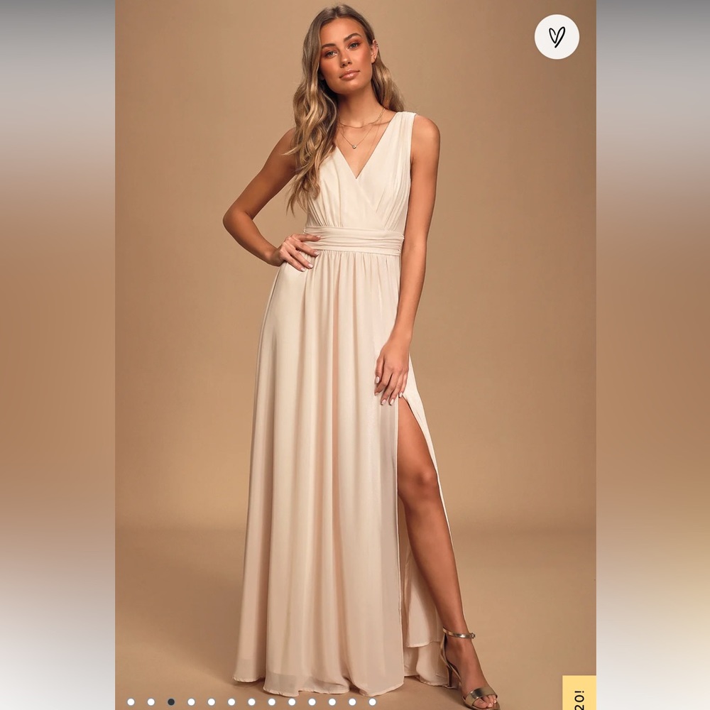 🦋LULUS WOMEN’S Thoughts of Hue Gardenia Surplice Maxi
Dress size-S